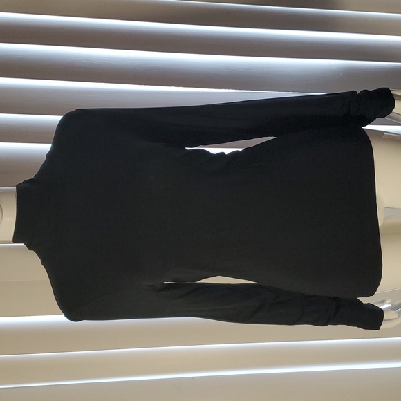 Cable & Gauge Tops - Cable & Gauge turtle neck